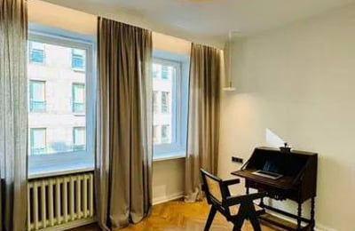 Alquiler de un elegante apartamento amueblado de 3 habitaciones, 74 m², Śródmieście, Varsovia, Polonia